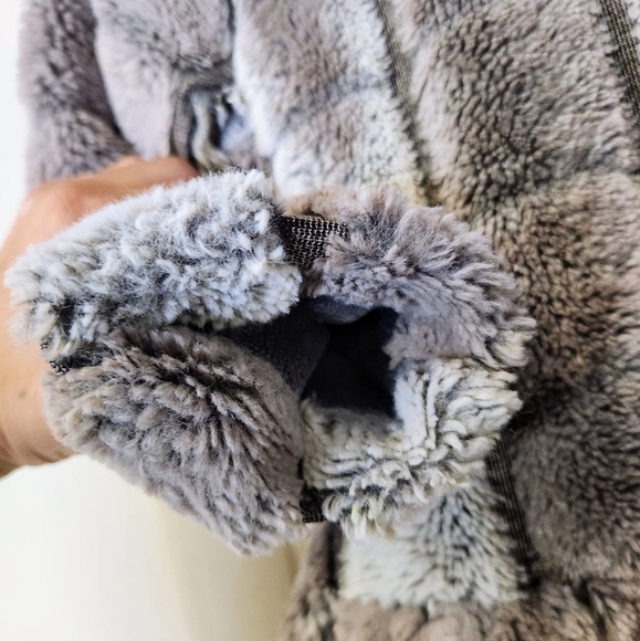 AMERICAN WIDGEON Faux Fur Hooded Coat In Cookie Cream Bun Size 6 - Picture 8 of 15